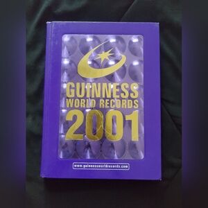 📚 Guinness World Records 2001